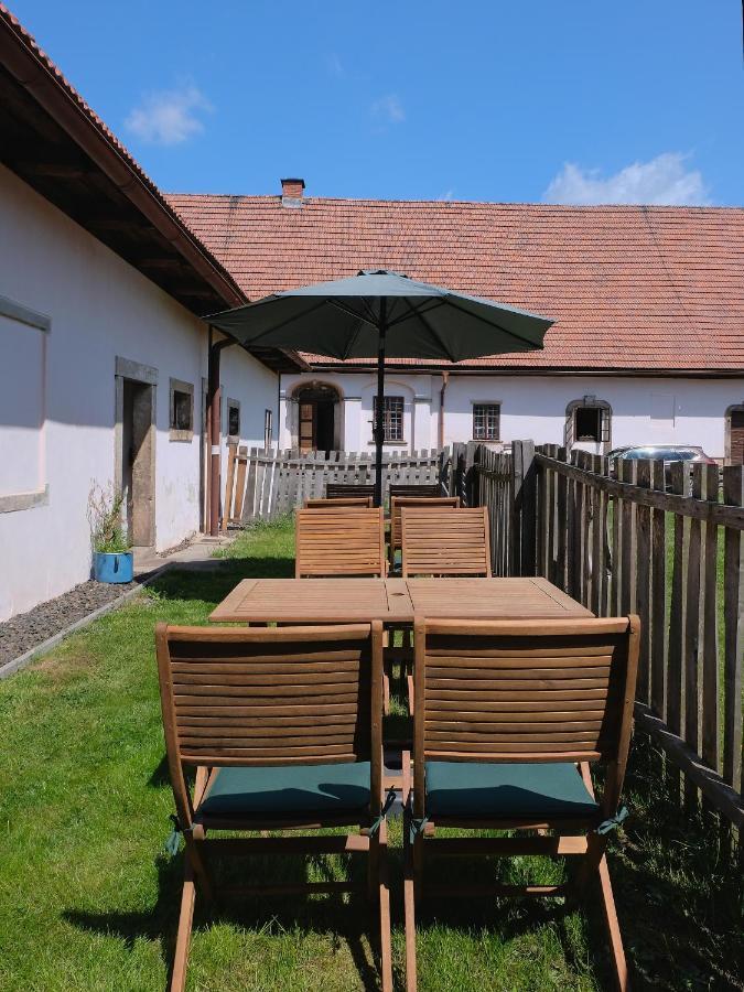 Apartmany V Broumovskem Statku Exterior foto